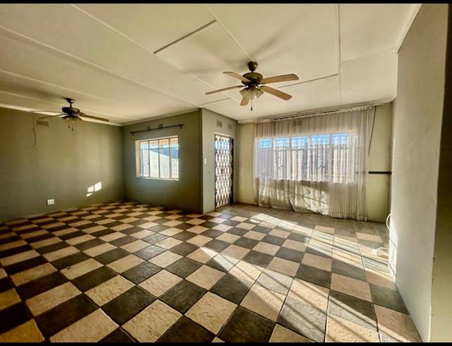 3 BEDROOM HOUSE FOR SALE IN VANDERBIJLPARK SE 1